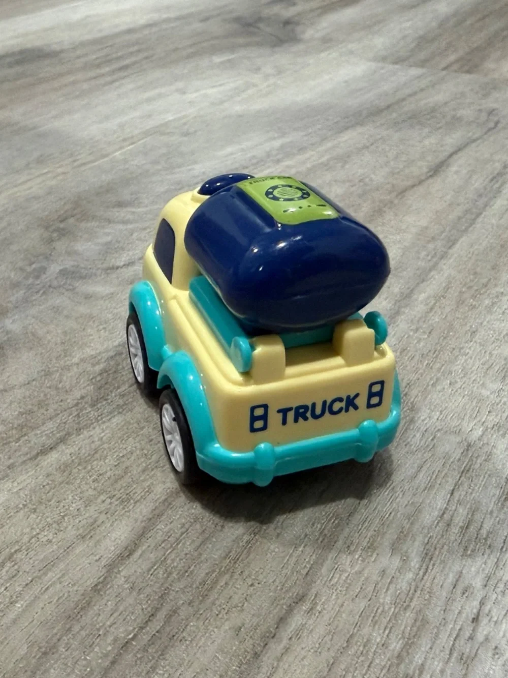 Forty4 Pull Back Toy Cars Trucks Bus Mixer Semi Lot of 4